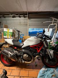 Ducati monster moto naked