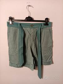 Pantaloncini corti con cintura 
M