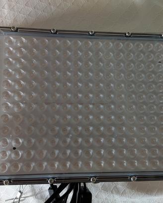 Lampada abbronzante con 200 led 