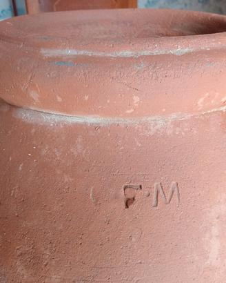 vaso di terracotta F M