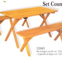 Set tavolo e panche in legno