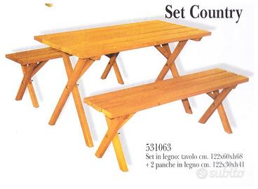 Set tavolo e panche in legno