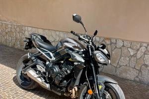Triumph street triple R 2023
