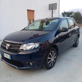 Dacia sandero - 2015 - neopatentati- gpl