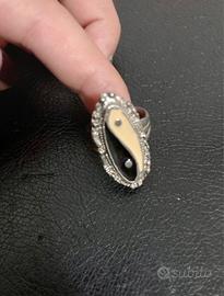 Anello yin e yang