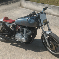 Suzuki GSE 1000