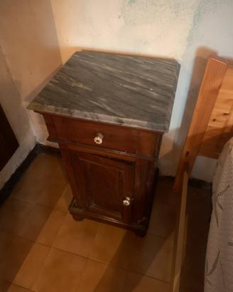 Coppia comodini in legno e marmo