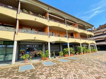 3 LOCALI A PESCHIERA BORROMEO
