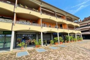 3 LOCALI A PESCHIERA BORROMEO