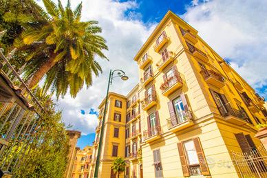 2 LOCALI A NAPOLI