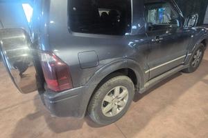 Mitsubishi PAJERO GLS