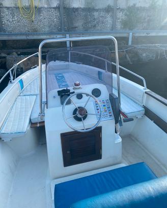 Barca lamberti 18 + yamaha 40 4 T Pronta alla boa.