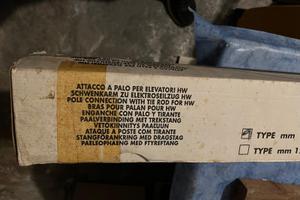 Attacco completo a palo per elevatori HW