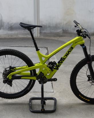 Evil Insurgent V1 Carbon