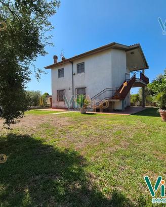 Appartamento di 70 Mq con giardino e posti auto