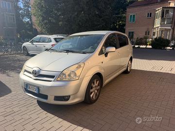 Toyota Corolla Verso 2.2 16V D-4D Sol