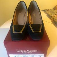 Scarpe camoscio nere con bottone gioiello MORETTI