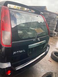 baule posteriore nissan x-trail