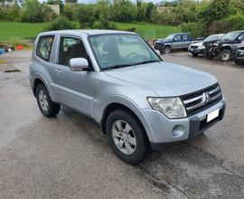 Mitsubishi Pajero IV 3.2 16V DI-D 160CV 3p. GLX