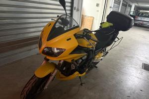 Yamaha Fazer 600 anno 2002.  Solo 7760 Km