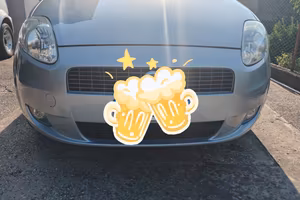Fiat Punto 1.2 benzina cambio manuale.
