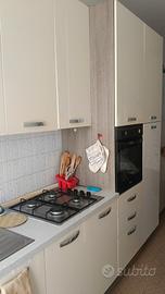 cucina tenuta molto bene