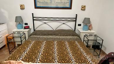 Letto matrimoniale + set 2 comodini in vetro