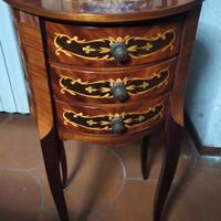 tavolino intarsiato 