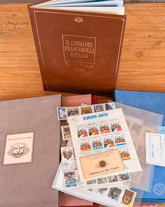 Quatro volumi libri francobolli