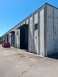 Locale C/2 di 86 mq soppalcabile (H 5 mt) con bagn