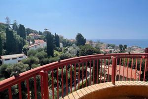 4 LOCALI A BORDIGHERA