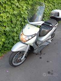 Scooter Beverly 250