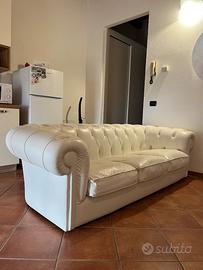 Divano Chesterfield