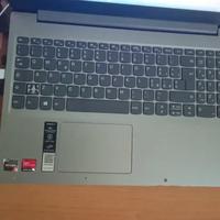 Lenovo Portatile AMD Ryzen 3 8GB RAM 240GB SSD