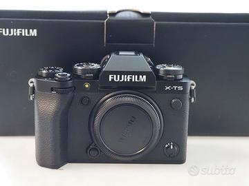 FUJIFILM X-T5
