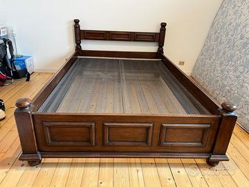 Letto matrimoniale in legno massello - classico