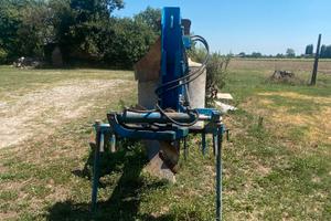 Aratro bivomere idraulico reversibile