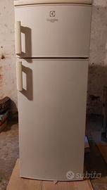 Frigo congelatore Electrolux RJ2301AOW