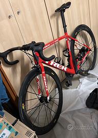 Bici Trek + Garmin Varia + Garmin edge 1030 plus