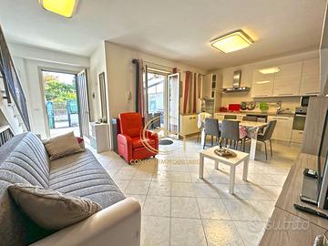 Villetta accorpata su più livelli con box