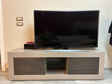 Soggiorno completo di mobile TV madia e bar