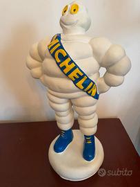 Omino michelin bibendum insegna