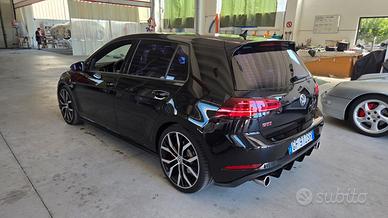 Volkswagen Golf GTI Golf 2.0 TSI GTI DSG