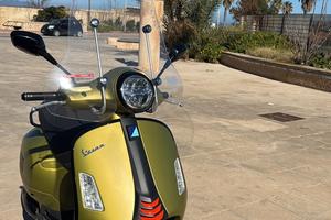 Vespa 300  GTS Super Sport