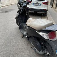 SCARABEO 300s
