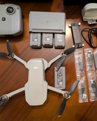 DJI MINI 2 Combo + una batteria extra 