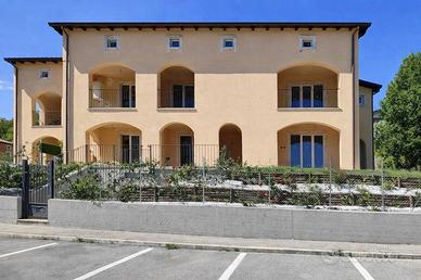Appartamento di 128 m² con più di 5 locali a Terni