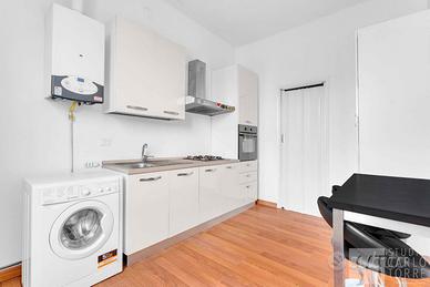 Cucina completa con elettrodomestici