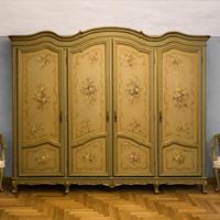 Camera letto matrimoniale completa stile veneziano