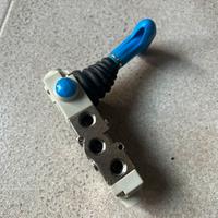 Valvola leva pneumatica